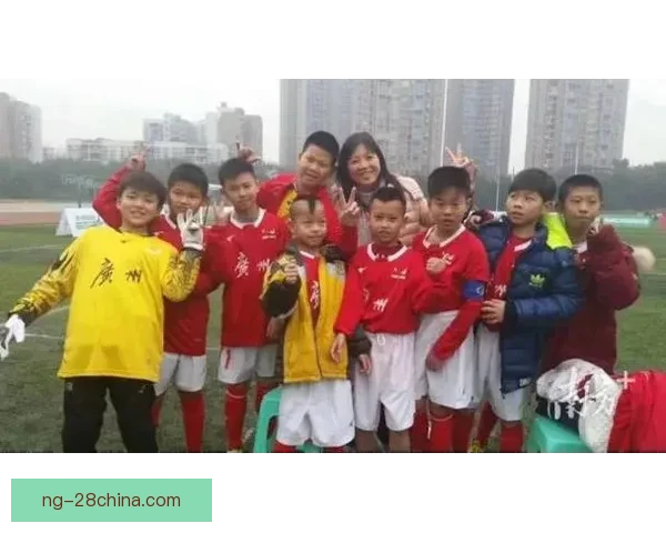 启蒙教练揭秘李昊守门天赋少年 启蒙教练揭秘李昊守门天赋少年