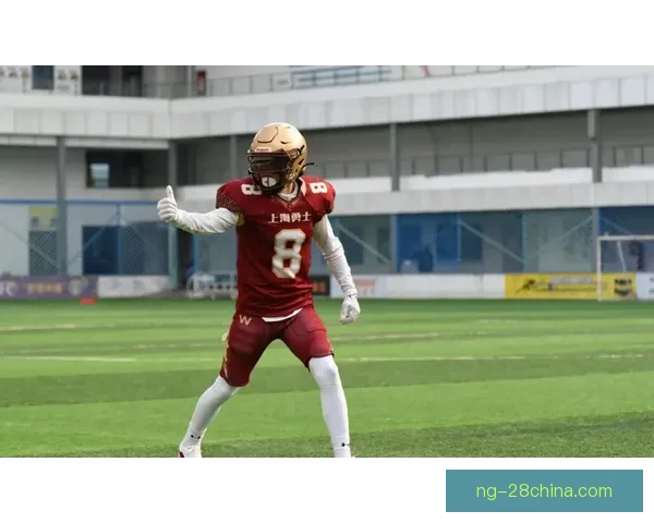 华子赛场闲聊橄榄球老将吐槽困难 华子赛场闲聊橄榄球老将吐槽困难